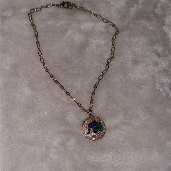 Alabama Crimson Elephant Print Tote with Matching Cap & Beaded Necklace and More - Picture 4 of 15